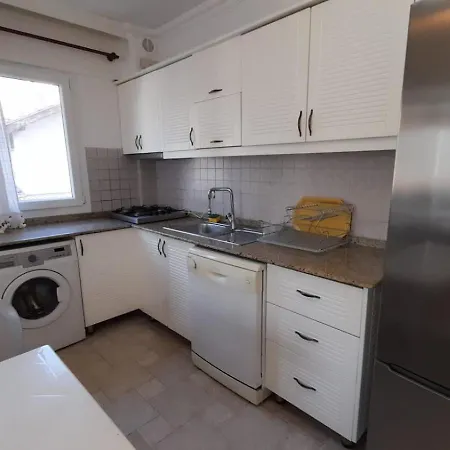 Merkezde Guenluek Apartment